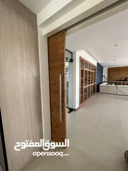  6 فیلا فخمة للبیع منطقة راقیة /Luxurious villa for sale in an upscale area /