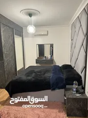  7 شقة مميزة سوبر ديلوكس ارضية مع حدائق في السابع للبيع عبدالله غوشة