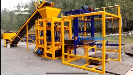  1 ماكنة طوب مع خلاط  / تنتج بالساعه 300 طوبة