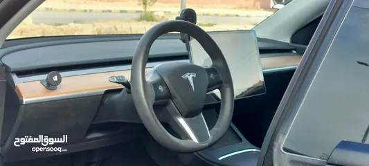  13 Tesla Y 2022 Performance