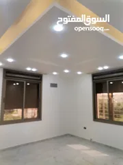  3 شقه طابق ارضي مدخل خاص وكراج خاص وساحه للبيع على شارع البترا شرق اربد مول قراند وكازيه الرجوب