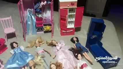  2 باربيات وملحقاتها بحاله جيده للبيع