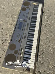  1 Piano Casio AT-5 // 76 keys