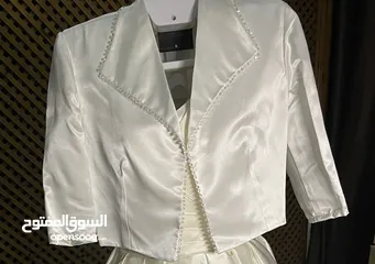  4 بدلة عروس مع كامل توابعها للبيع مع الطرحة والجاكيت و فستان جاهة تفصيل بسعر مغري جدا