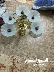  1 ثريات شبه جديده وبحاله ممتازه