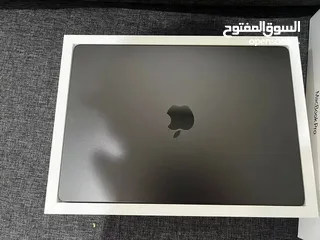  1 MAC BOOK PRO