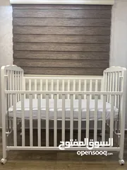  2 سرير أطفال بحالة ممتازة لون أبيض للبيع