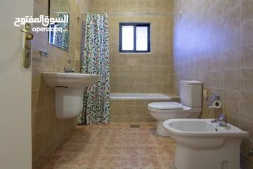 12 شقة طابقية 3 نوم فاخرة في الدوار الخامس / ام أذينة  5th Circle / Om Othaina  Luxury 3-Bedroom Flat