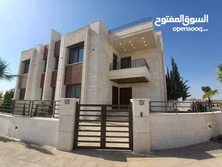  16 فيلا 460 متر لقطة في طريق المطار قرب جامعة الشرق الاوسط
