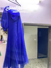  2 فستان لبسه وحده نمره 40  جديد فقط لبسه لحفله توجيهي  شريته ب250ش بدي ابيعه ب100ش للمعني