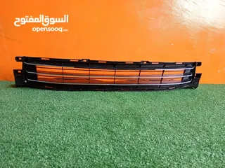  1 شبك سفلي طمبون امامي لكزس ct200   امامي اصلي مستعمل ياباني  لكزس سي تي موديل2012