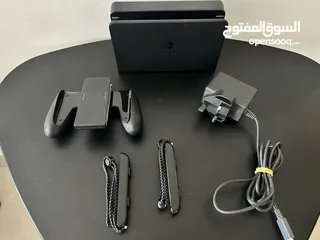  11 Nintendo Switch OLED with 2 nintendo PRO controllers