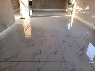  4 معلم بلاط السيراميك وبورسلان