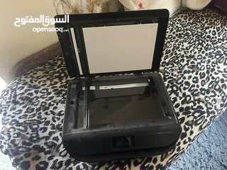  2 HP DeskJet Ink Advantage 5200 Series Print