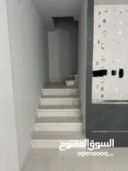  6 محل للايجار