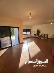  7 شقة فارغة - الشميساني - ارضي - حديقة - 300م داخلي - 100م خارجي