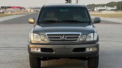  1 Lexus lx470 model 2000 American