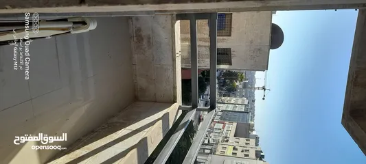  5 شقه في الصويفيه فاخمه جدا من المالك اخر شارع الوكالات