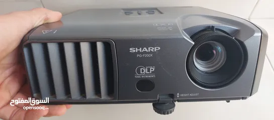  2 Projector sharp