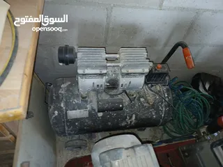  5 مضخات غواطس ومضخات عادية وكومبرسرات هواء 25 لتر