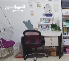 3 مكتب لون بيج بحالة ممتازة