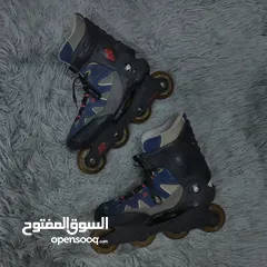  2 سكيتات VIP   عجال مطاط هيكل بلاستيك مقوى شفرات حديد .