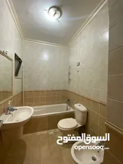  16 شقه ارضيه بخلدا للبيع