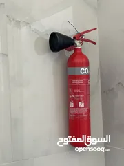 7 طفايات حريق - انظمة انذار حريق - انظمة مراقبه - تكييف وتبريد - انظمة صوت - مرشات مائيه