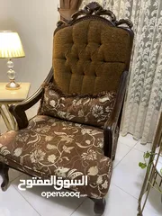  13 طقمين كنب للبيع بحالة ممتازة جدا للبيع بسبب ضيق المساحة