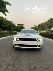  4 دوج جالنجر ابيض موديل 2019 DODGE CHALLENGER sbort model 2019 Waet