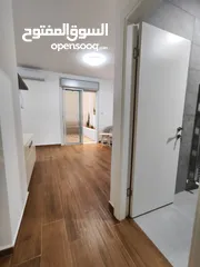  12 شقة مفروشة فخمة مع حديقة خاصة للإيجار في عين منجد