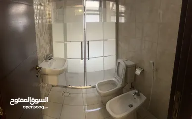  8 شقه مفروشه للايجار