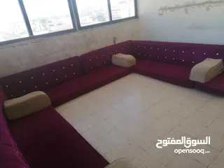  2 كنب وجلسة عربية للبيع