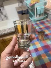  3 كؤوس قديمة مرسعة بالذهب