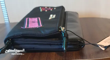  12 حقيبة يد - حقيبة كتف مع حزام سوداء من فيكتوريا سيكريت  Clutch Bag-Crossbody Bag Victoria's Secret