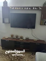  2 عفش للبيع طاولة سفرة وطاولة تلفزيون حالتة ممتازة