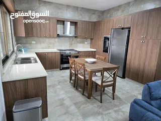  9 بيع بيت مستقل (فيلا) بالسلط  دعم الغزالات ,ام جوزة، تشطيبات فاخرى، بناء 230م ترسات 400م ,900م ارض