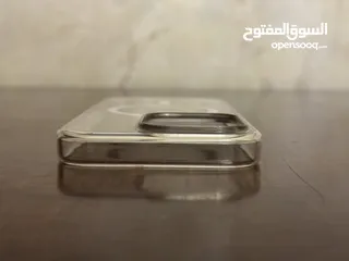  4 iPhone 15 pro clear case (magsafe)كفر ايفون 15 برو الاصلي