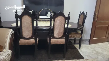  1 طاولة سفره ...طاوله غرفة ضيوف