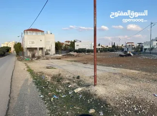  1 أرض سكنية على شارعين البركة الشمالية غرب شارع الأربعين دونم ومئة متر