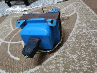  2 محول كهرباء من 110 الى 220 للبيع استعمال خفيف