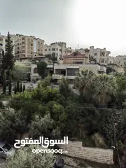  17 فيلا للبيع بمساحه حديقه كبيره و البيع بسعر الأرض