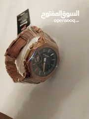  10 CASIO G-SHOCK -  GM-B2100GD-5A