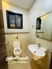  6 شقة فاخرة - لم تسكن - طريق المطار - 3نوم 2ماستر - 205م - أول  - تستحق المشاهدة