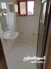  8 شقة صغيرة للإيجار في ضاحية الحاج حسن بقرب الاذاعة ومستشفى الحنان طابق ثالث