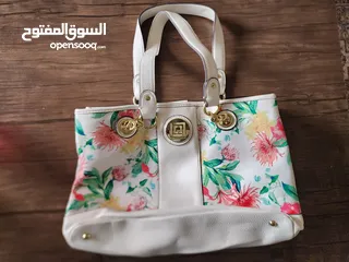  1 شنطة يد نسائية ماركة ليز كليبورن مستعملة بحالة ممتازة