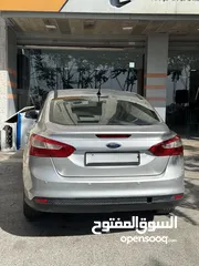  5 فورد فوكس 2015 فل إضافات للبيع  1600 بنزين