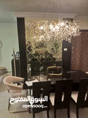  18 جميع أعمال الزجاج، السيكوريت، والمرايا – تصميم وتركيب بجودة عالي