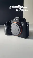  1 كاميرا sony a7iii جدا نظيفه مثل الجديده