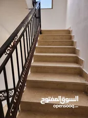 12 شقه جديده طابق ثالث مع غرفه علي السطح